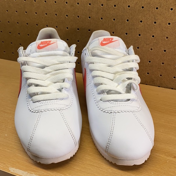 Nike Cortez Classic Leather Women’s Sz 9.5 Shoes - Picture 3 of 12